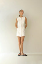 Carregar imagem no visualizador da galeria, Vestido Curto Detalhe Pala Alfaiataria - Linho Off-White