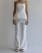 Carregar imagem no visualizador da galeria, Calça Detalhe Cós Flare Alfaiataria - Linho Off-White