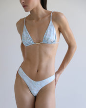 Carregar imagem no visualizador da galeria, Biquíni Tanga Asa Delta - Abstrato Azul
