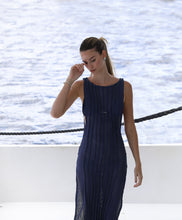 Carregar imagem no visualizador da galeria, Saída Cava Recortes Presponto - Tricot Azul Marinho