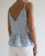 Carregar imagem no visualizador da galeria, Blusa Peplum - Renda Flores Azuis