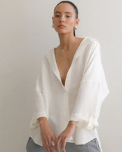 Carregar imagem no visualizador da galeria, Camisa Maxi Capuz Alfaiataria - Linho Off-White