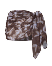 Carregar imagem no visualizador da galeria, Pareô - Flores Marrom