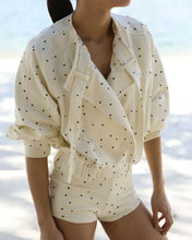 Carregar imagem no visualizador da galeria, Jaqueta Ícone - Estampa Poá Off