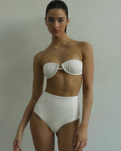 Carregar imagem no visualizador da galeria, Biquíni Tanga Hot Pants - Off-White