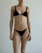 Carregar imagem no visualizador da galeria, Biquíni Top Triângulo Nervura - Black