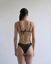 Carregar imagem no visualizador da galeria, Biquíni Tanga Asa Delta Tule - Estampa Poá Marrom Esverdeado