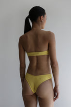 Carregar imagem no visualizador da galeria, Biquíni Tanga Asa Delta - Amarelo