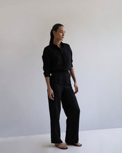 Carregar imagem no visualizador da galeria, Calça Reta Detalhe Cós Alto Alfaiataria - Linho Black