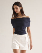 Carregar imagem no visualizador da galeria, Short Cós Baixo Pregas - Brim Off-White