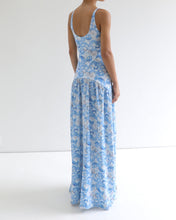 Carregar imagem no visualizador da galeria, Vestido Longo Franzido - Flores Azuis