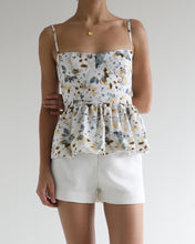 Carregar imagem no visualizador da galeria, Blusa Alça Peplum - Flores Fundo Branco