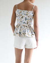 Carregar imagem no visualizador da galeria, Blusa Alça Peplum - Flores Fundo Branco