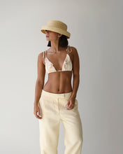 Carregar imagem no visualizador da galeria, Calça Ícone Reta Detalhe Cós Baixo  Alfaiataria - Linho Creamy