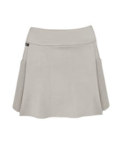 Carregar imagem no visualizador da galeria, Saia Esportiva Jersey Detalhe Plissado  c/ Short Fixo - Jersey Natural