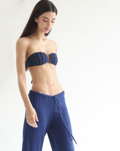 Carregar imagem no visualizador da galeria, Calça Reta Cós Baixo Crochet - Azul Marinho