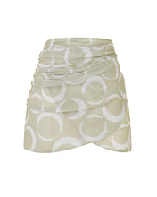 Carregar imagem no visualizador da galeria, Pareô Curto - Estampa Argolas Fundo Verde