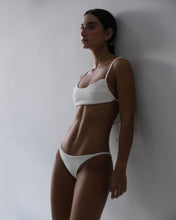 Carregar imagem no visualizador da galeria, Biquíni Tanga Ícone Triângulo Alça Fixa - Off Creponado