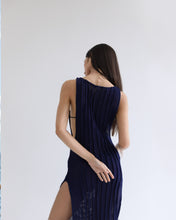 Carregar imagem no visualizador da galeria, Saída Cava Recortes Presponto - Tricô Azul Marinho