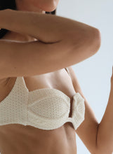 Carregar imagem no visualizador da galeria, Biquíni Top Alça Fixa Viés Robusto - Crochet Off-White