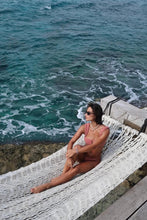 Carregar imagem no visualizador da galeria, Biquíni Top Ícone Estruturado Viés Robusto - Rosa Grená