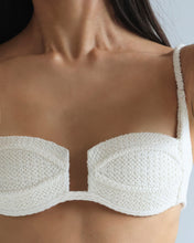 Carregar imagem no visualizador da galeria, Biquíni Top Alça Fixa Viés Robusto - Crochet Off-White