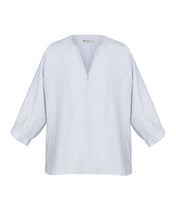 Carregar imagem no visualizador da galeria, Camisa Bata Recortes - Azul Céu Textura
