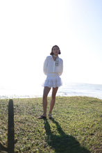 Carregar imagem no visualizador da galeria, Mini Saia Peplum c/ Short - Renda Branca