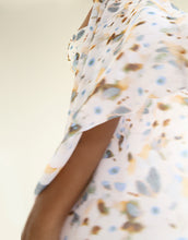 Carregar imagem no visualizador da galeria, Kimono - Flores Fundo Branco