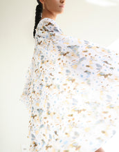 Carregar imagem no visualizador da galeria, Kimono - Flores Fundo Branco