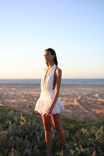 Carregar imagem no visualizador da galeria, Mini Saia Peplum c/ Short - Renda Branca