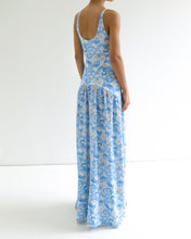 Carregar imagem no visualizador da galeria, Vestido Longo Franzido - Flores Azuis