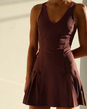 Carregar imagem no visualizador da galeria, Vestido Esportivo Tenista Pregas decote Vivo -  Berry