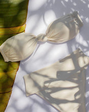 Carregar imagem no visualizador da galeria, Biquíni TQC Nó Frontal - Off-White