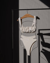 Carregar imagem no visualizador da galeria, Biquíni Tanga Asa Delta Fenda - Off-White