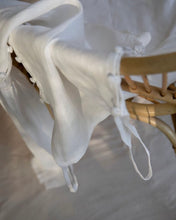 Carregar imagem no visualizador da galeria, Saída Botões Laterais Alfaiataria- Linho Off-White